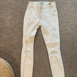 ABERCOMBIE & FITCH - “New” White Skinny Jeans